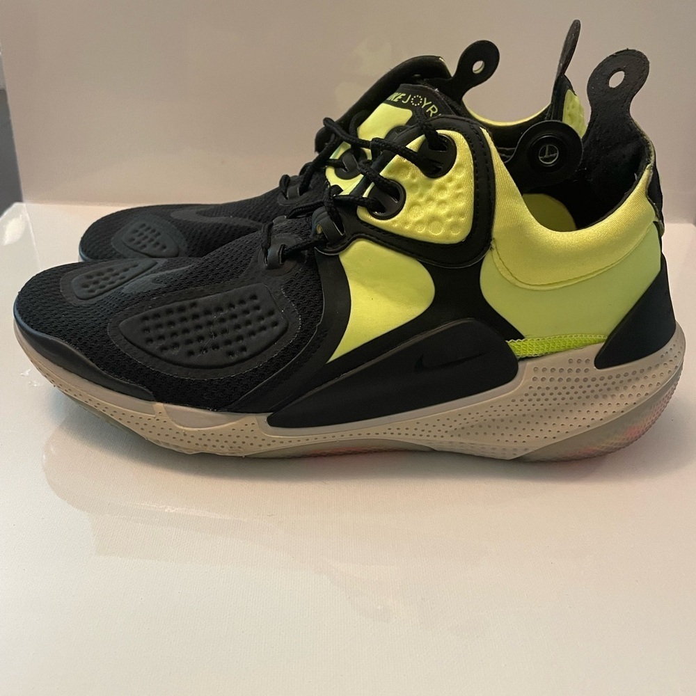 Nike Joyride CC3 Setter Men’s 8.5 AT6395-002 Black Volt Green Running Shoes EUC